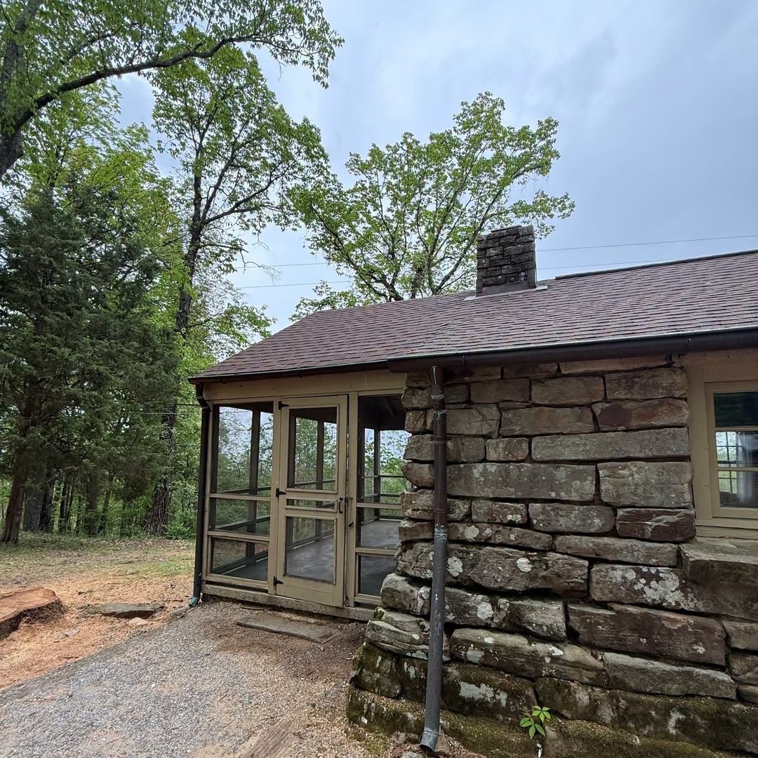 cabin unclose side entrance