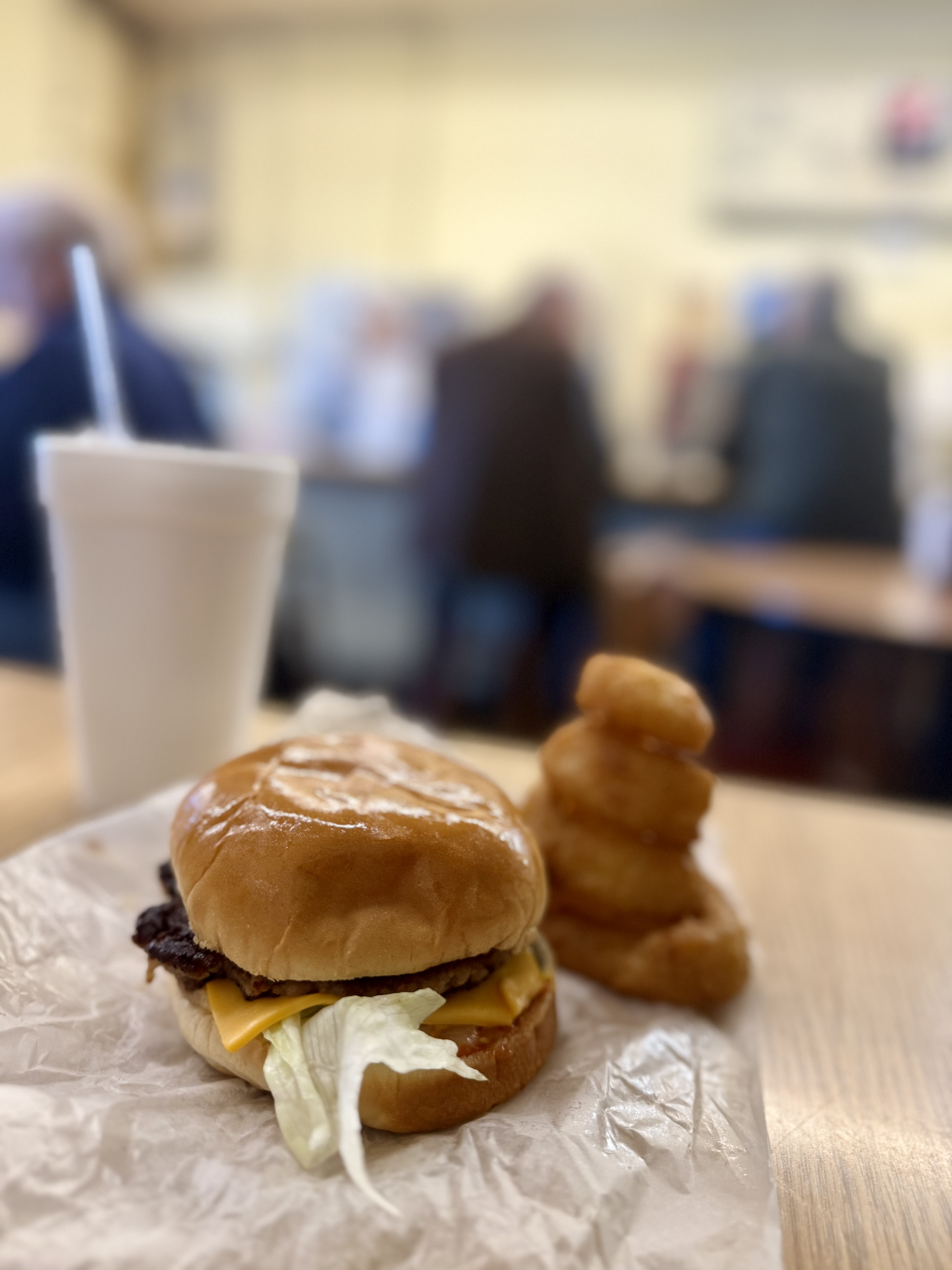 dubs cheeseburger